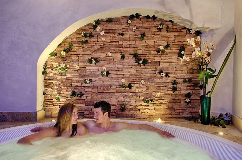 Stoa - Elegant & Romantic Guest House - "Adults Only" San Vigilio Di Marebbe Exterior photo